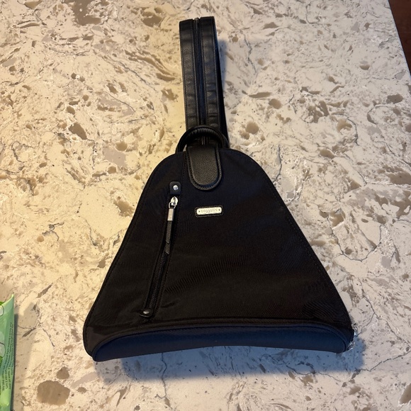 Baggallini Black Nylon Metro Zip Around Backpack - Picture 2 of 5